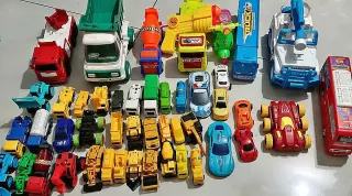 Großer Posten Spielzeugautos und Fahrzeuge