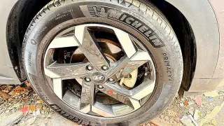 Llanta de aleación Hyundai con rueda Michelin