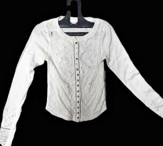 Damenbluse mit langen Ärmeln