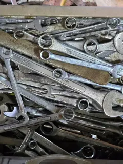Cassetta di chiavi inglesi miste