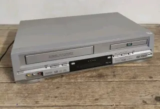 VHS/DVD combo recorder Hi-Fi stereo