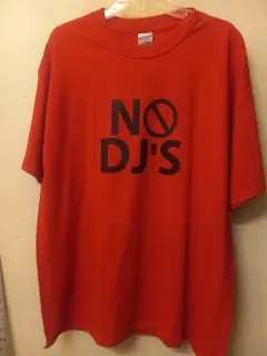 Red T-shirt with ironic NO DJs print