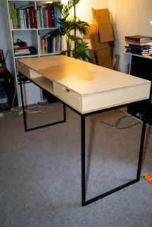 Scrivania stile industriale - piano in legno chiaro