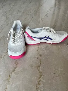 Sportschuhe von Asics