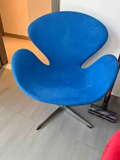 Fauteuil pivotant bleu a pied chrome