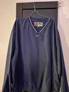 Coupe-vent Nike col V bleu marine