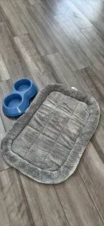 Tapis-couchage + gamelle double bleue