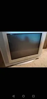 Téléviseur CRT gris vintage - fonctionnel