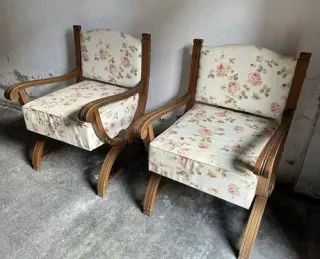 Coppia poltrone retrò rivestimento floreale rosa