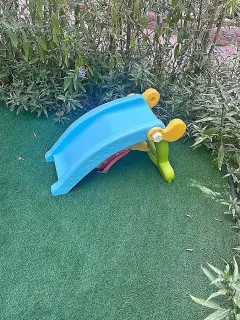 Petit toboggan en plastique pour enfant