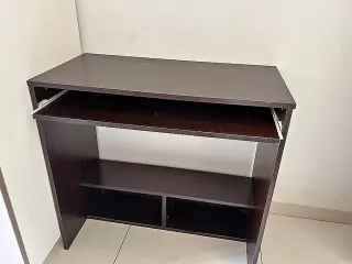 Mesa de ordenador de madera