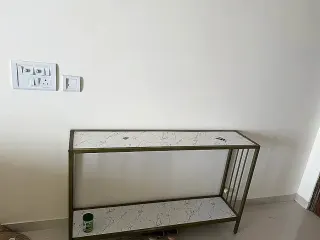 Consola de entrada estrecha