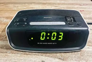 Radiodespertador Philips AJ3121