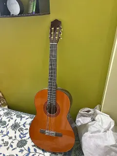 Klassische Gitarre aus Holz