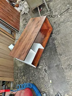 TV-Möbel aus Holz