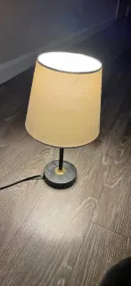 Lampada da tavolo paralume beige tessuto