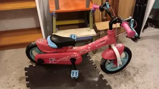 B'Twin pink 12-inch girls' bicycle