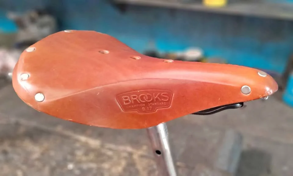 Brooks B17 Champion leather saddle - honey brown