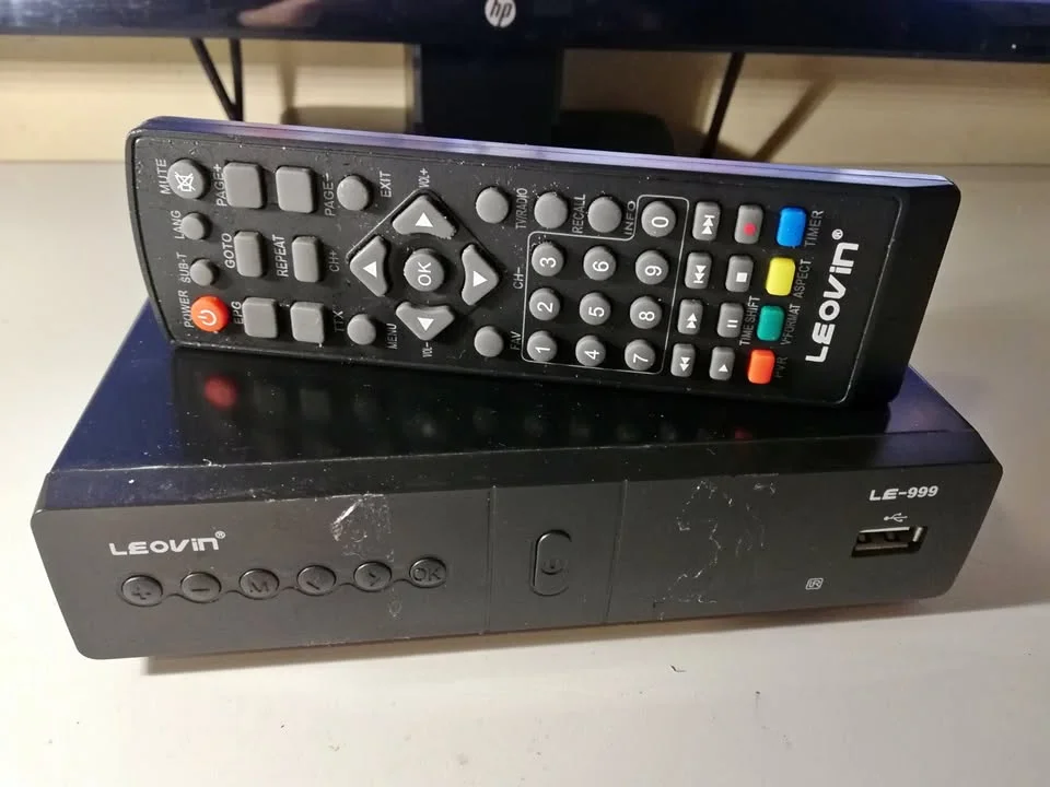 Décodeur TNT DVB-T2 - avec télécommande