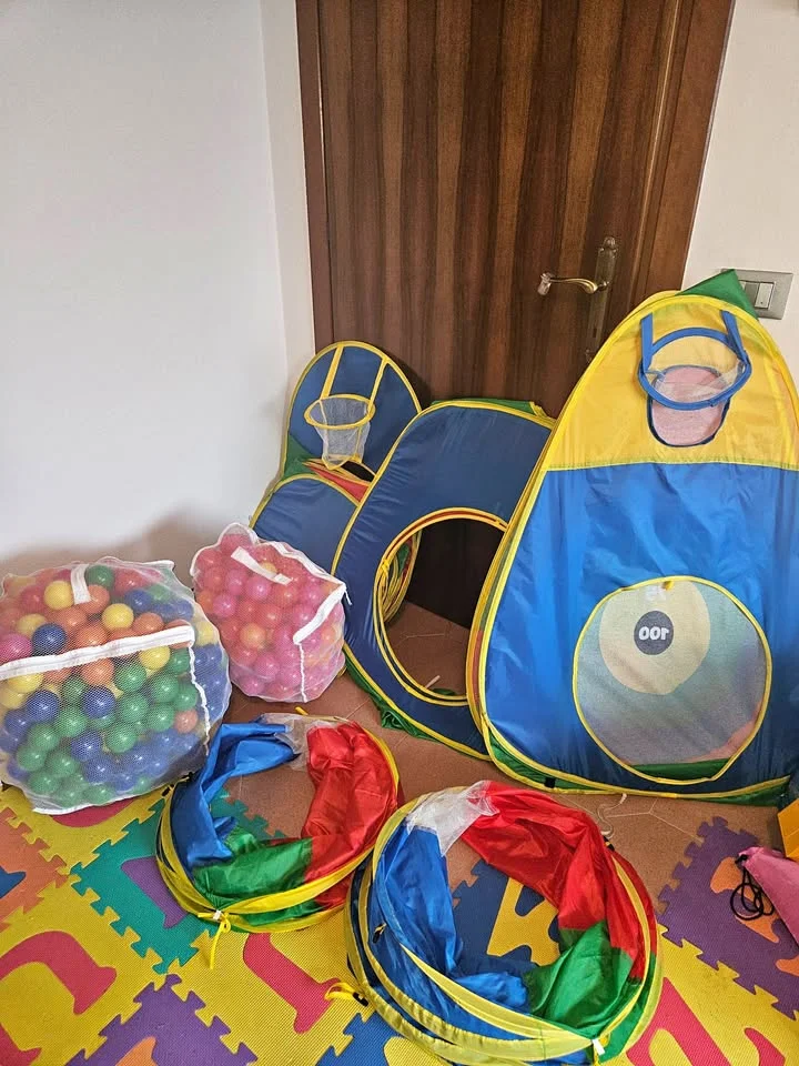 Tunnel tent and ball pit for children - complete