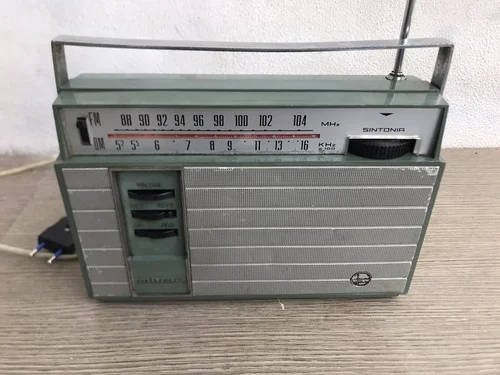 Vintage green Sintonia portable AM/FM radio