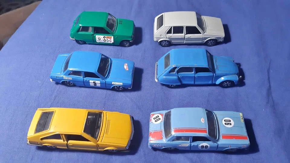 Lot 6 vintage Burago/Corgi cars - Fiat, Renault