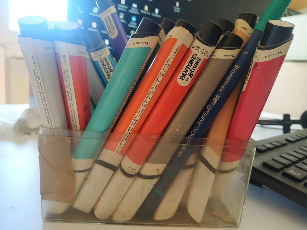Lot professional Pantone markers - graphics