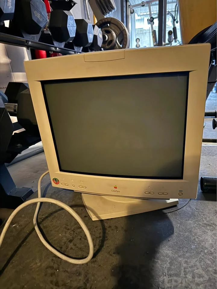 Vintage Apple CRT monitor - 17 inches