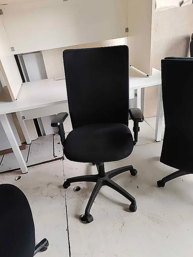 Silla de oficina con brazos