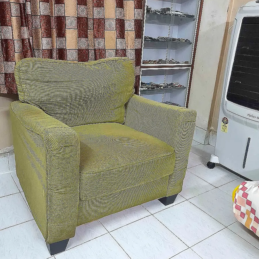 Sillón de tela acanalada