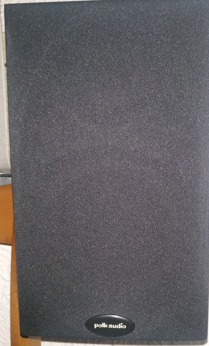Polk Audio bookshelf speaker - black grille