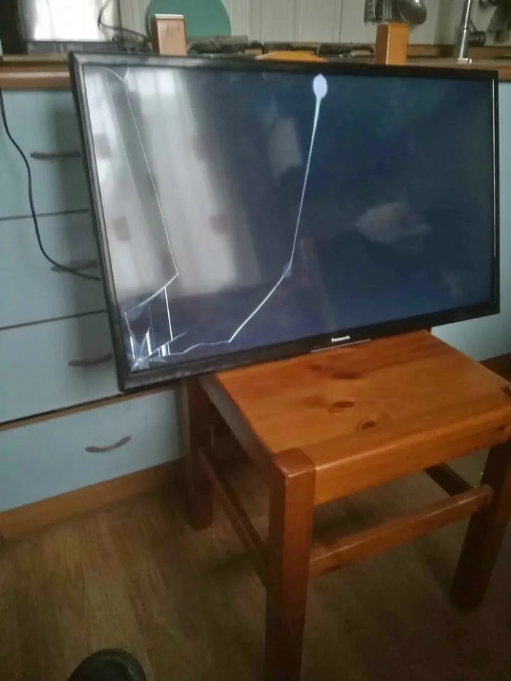 Panasonic TV broken panel - for spare parts
