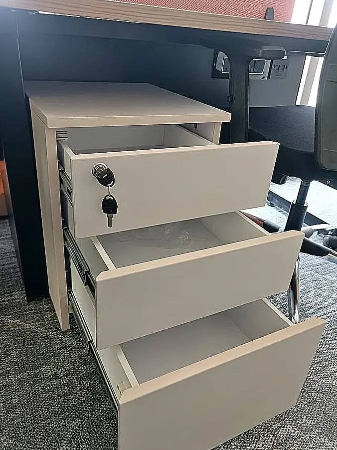 Cajonera de oficina con cerradura