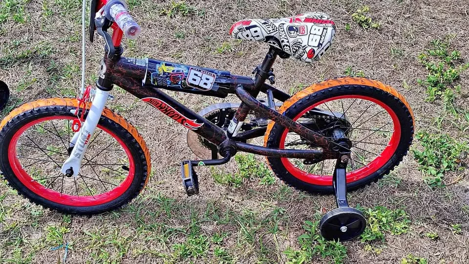 Bicicletta bambino BMX con rotelle