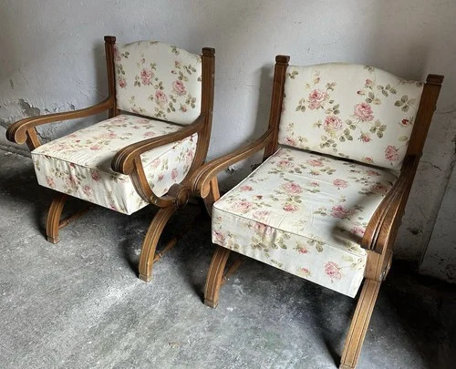 Coppia poltrone retrò rivestimento floreale rosa