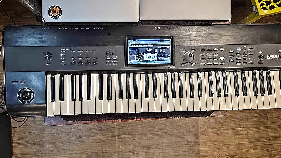 Workstation Korg Krome mit 61 Tasten