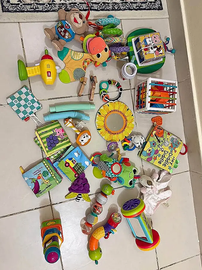 Lot de jouets d'eveil pour bebe