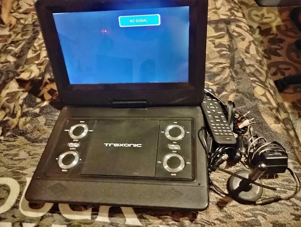 Lettore DVD portatile Trexonic con telecomando