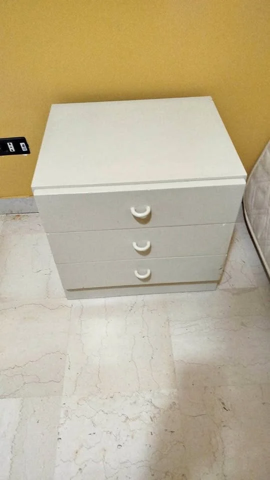 White bedside table with 3 drawers - modern style