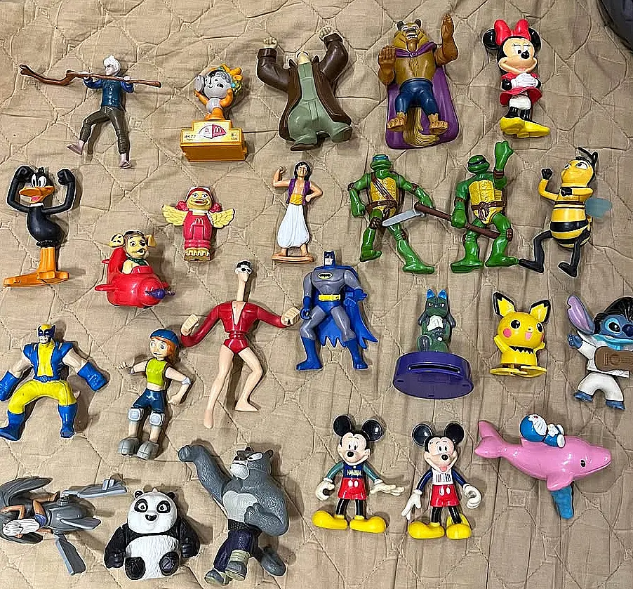 Lote de 25 figuritas de plástico