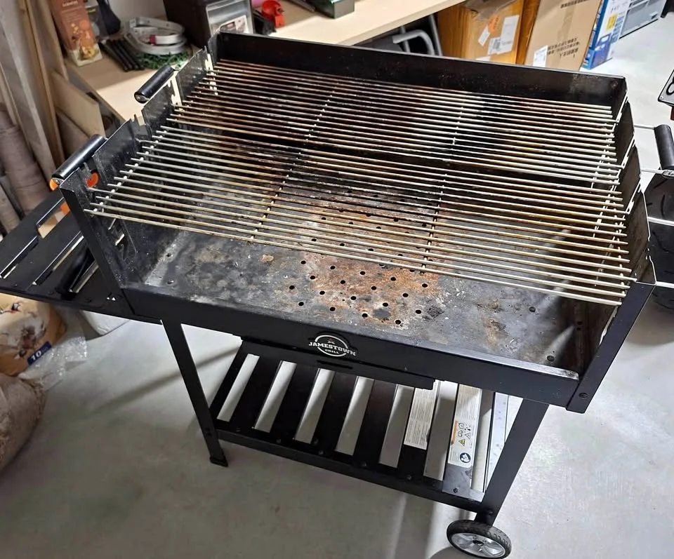 Barbecue on wheels with shelves