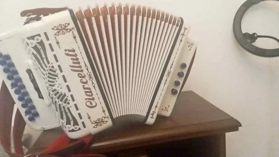 Ciarcelluti white accordion - Italian diatonic