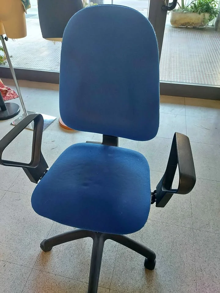 Blue fabric office chair - with armrests and wheels