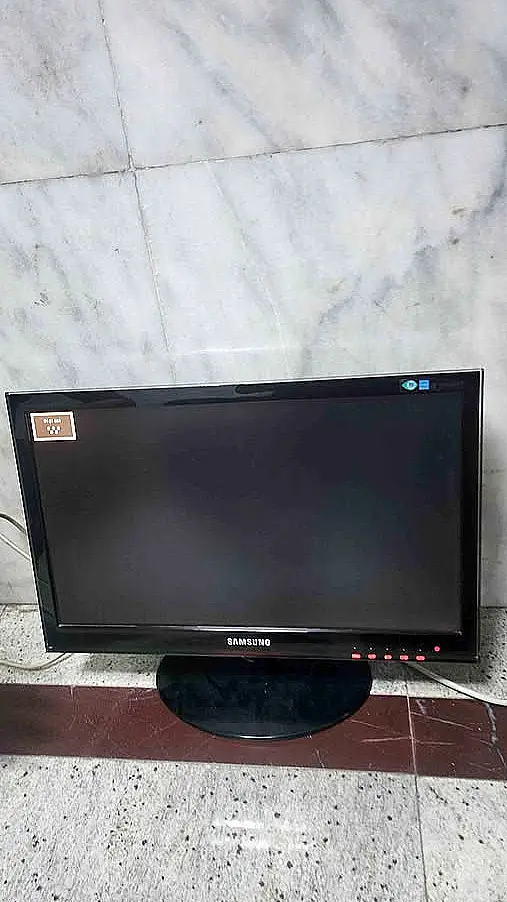 Ecran Samsung noir brillant avec socle