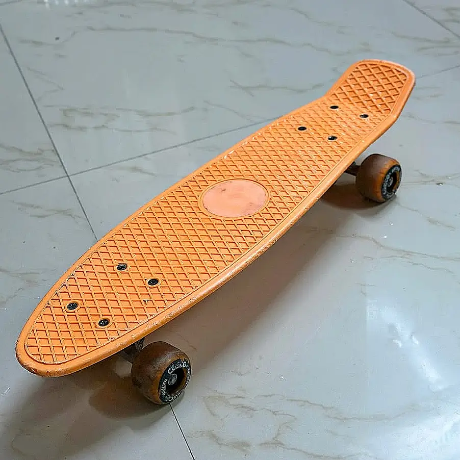 Skateboard Cruiser aus Kunststoff