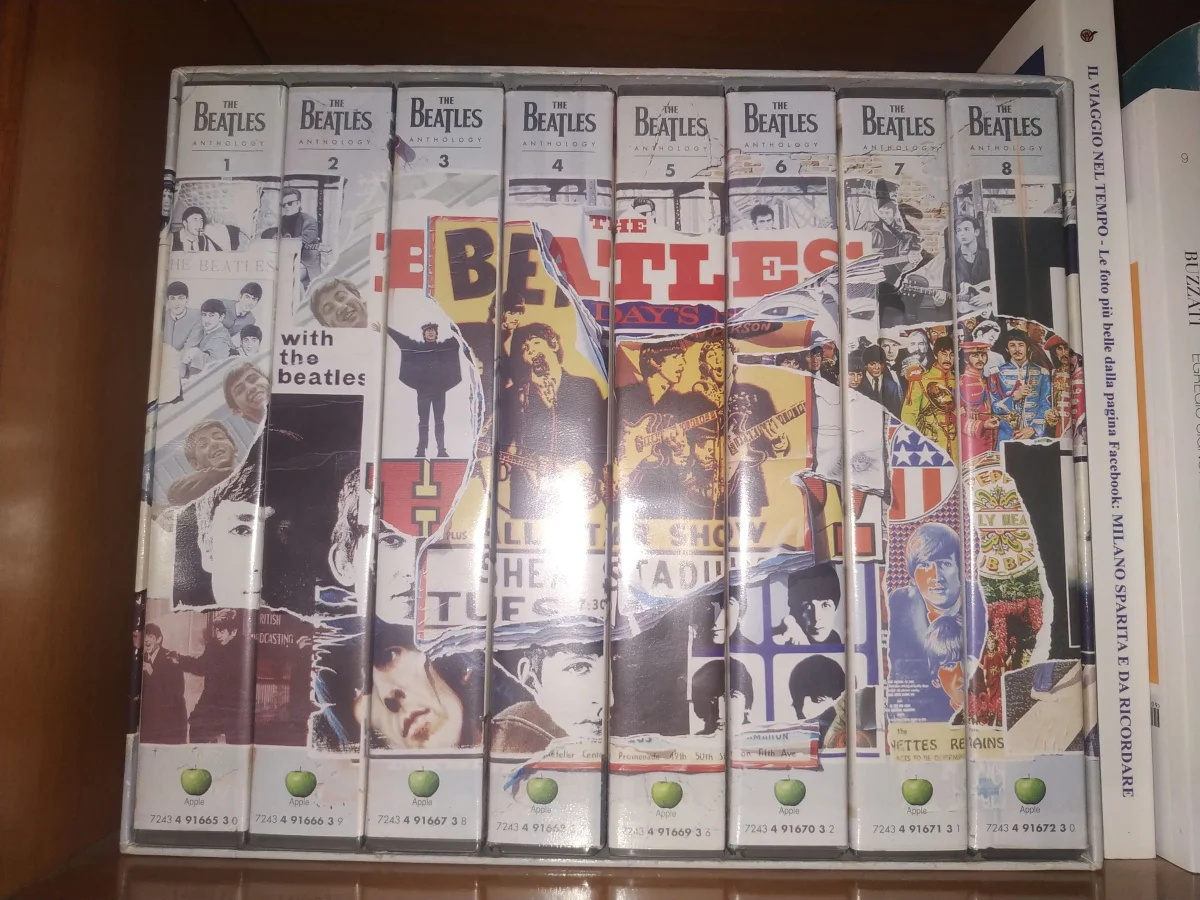 VHS Beatles collection - 8 volumes Apple Records
